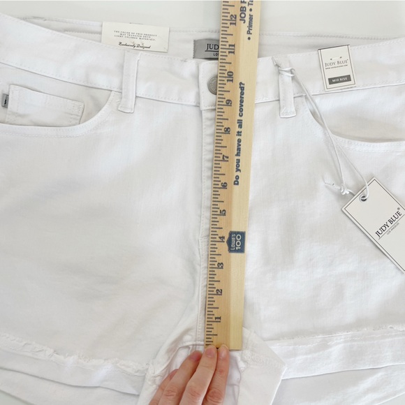 Judy Blue White Mid Rise Tummy Control Frayed Cuffed Denim Shorts XL JB1588 New - Picture 8 of 12